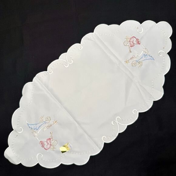 German Embroidered Christmas Angels Table Runner Mat 15x33 Metallic Gold Thread - Picture 3 of 5